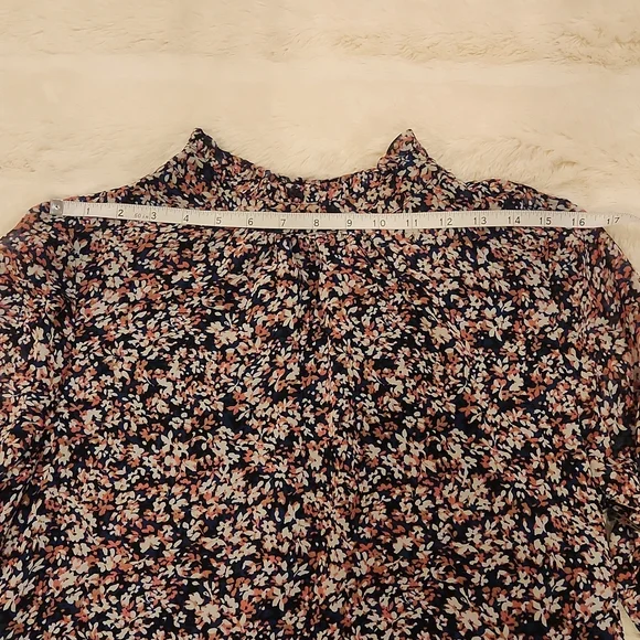 Vince Camuto Fresh Blooms Print 3/4 Sleeve Button Shoulder Chiffon Blouse size M - Picture 8 of 14
